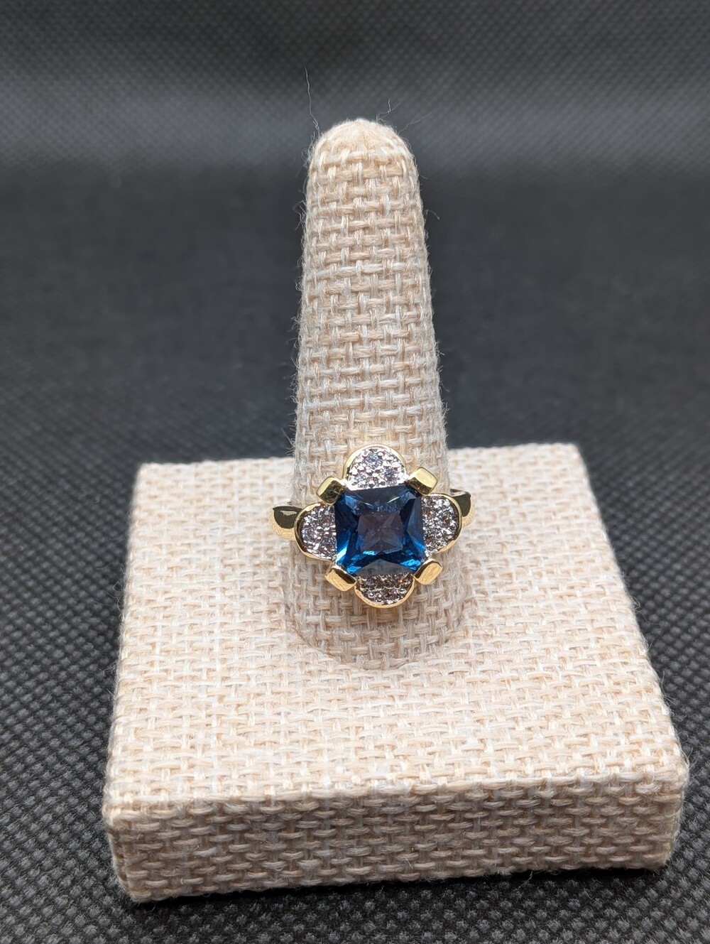 Clover Style Fashion Ring